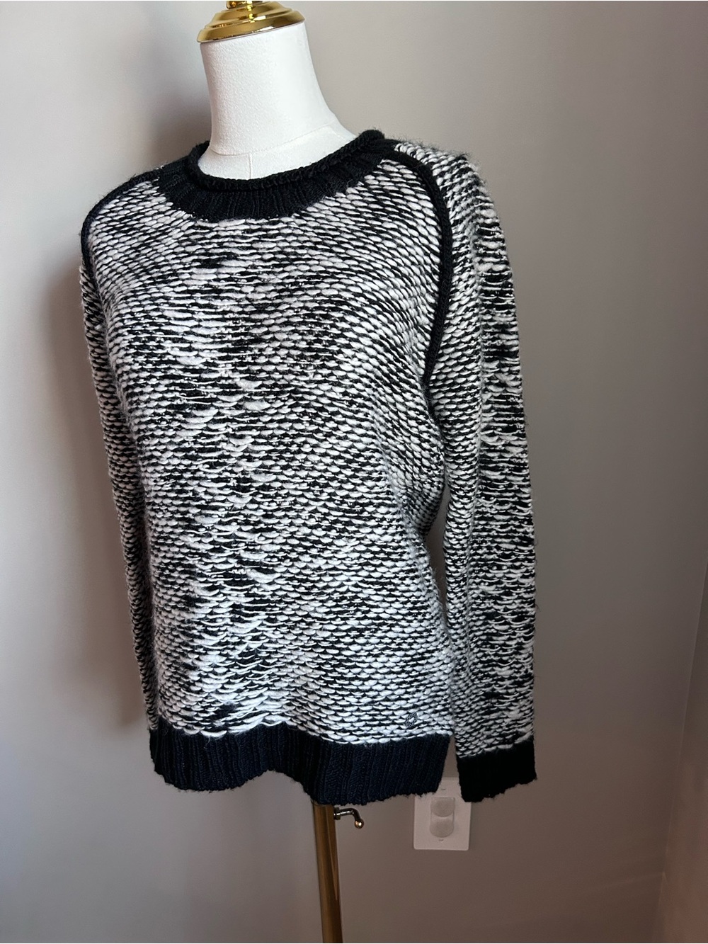 Wool blend m Black & White Marled knit winter Crewneck Sweater classic cozy